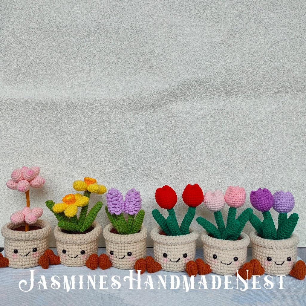Handmade Crochet Potted Flower – Soft Amigurumi Plant Decor for Home or Office, Cute Tabletop Yarn Flower, Unique Gift for Plant Lovers, Eco-Friendly Fiber Art