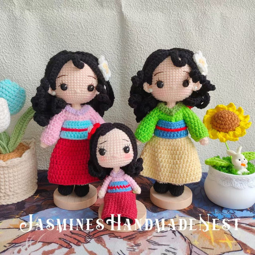 Handmade Warrior-Inspired Crochet Doll – Poseable Amigurumi Girl Toy with Red & Green Outfit – Unique Gift for Kids or Collectors