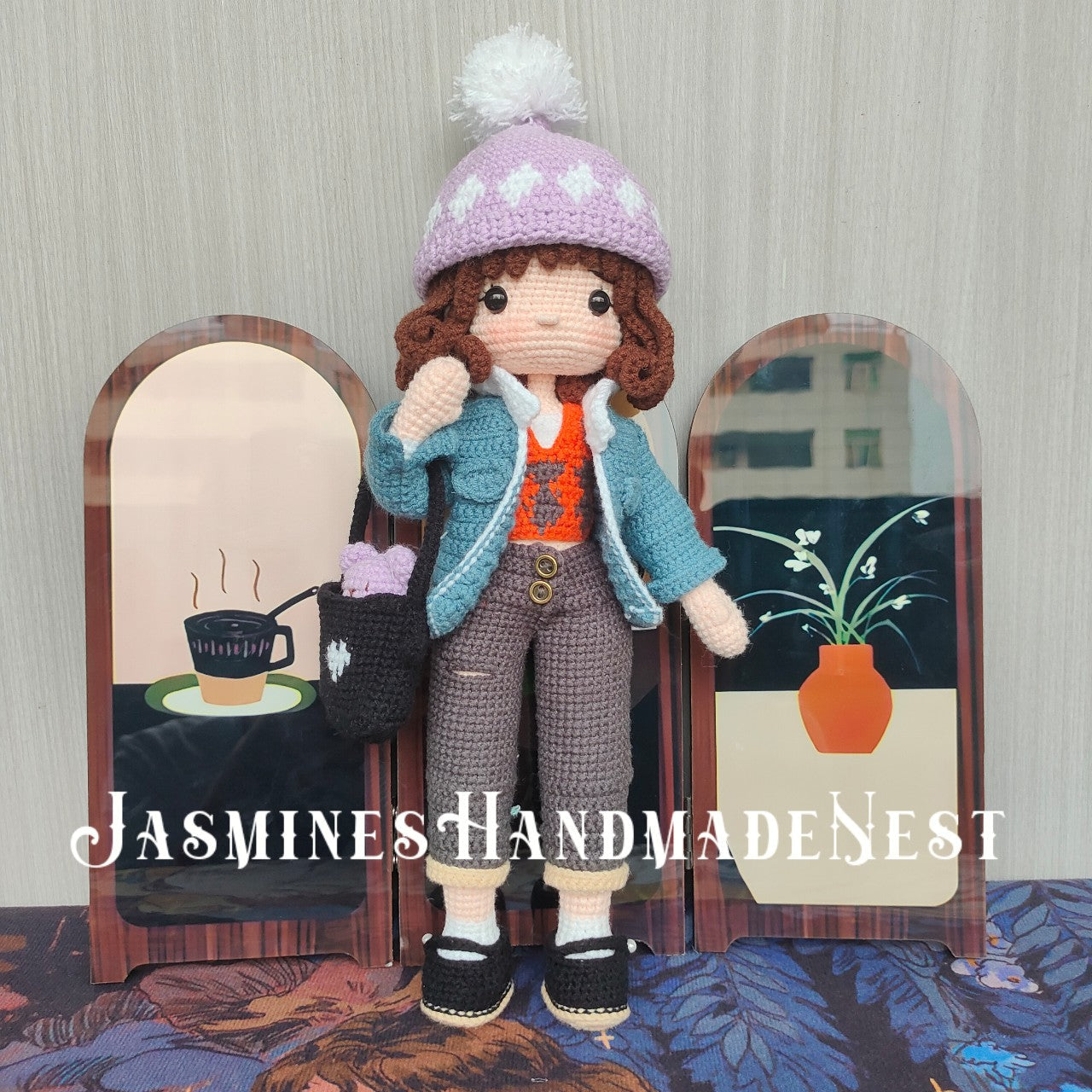 Trendy Cool Girl Knit Doll – handcrafted with edgy style! 🧶✨ A unique knit figurine for bold-style collectors. Soft fabric, intricate stitches – no imitation. Made for your Shopify store. Add this eye-catching piece today!