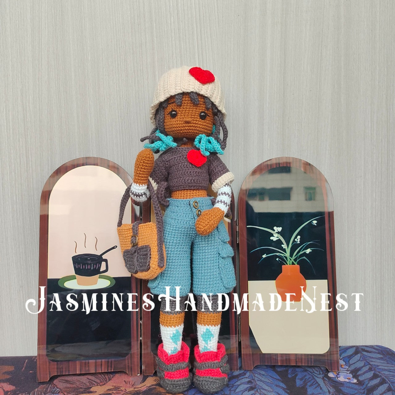 Trendy Cool Girl Knit Doll – handcrafted with edgy style! 🧶✨ A unique knit figurine for bold-style collectors. Soft fabric, intricate stitches – no imitation. Made for your Shopify store. Add this eye-catching piece today!