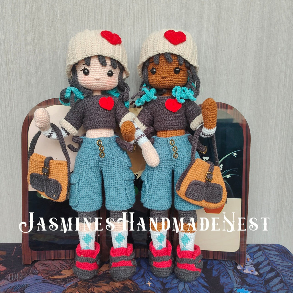 Trendy Cool Girl Knit Doll – handcrafted with edgy style! 🧶✨ A unique knit figurine for bold-style collectors. Soft fabric, intricate stitches – no imitation. Made for your Shopify store. Add this eye-catching piece today!