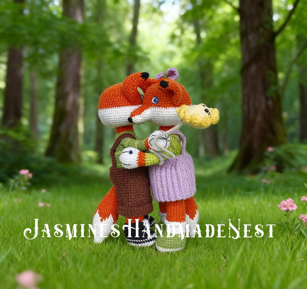 Handmade Crochet Fox Couple – Amigurumi Woodland Plush Toy Set – Cute Stuffed Fox Dolls for Kids, Nursery Decor, Birthday, Autumn or Valentine Gift