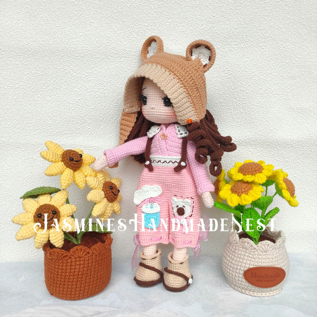 Lulu Holiday Edition – Handmade Crochet Plush Doll, Festive Soft Toy Gift for Kids, Cute Amigurumi Room Decor, Perfect for Christmas or Seasonal Display